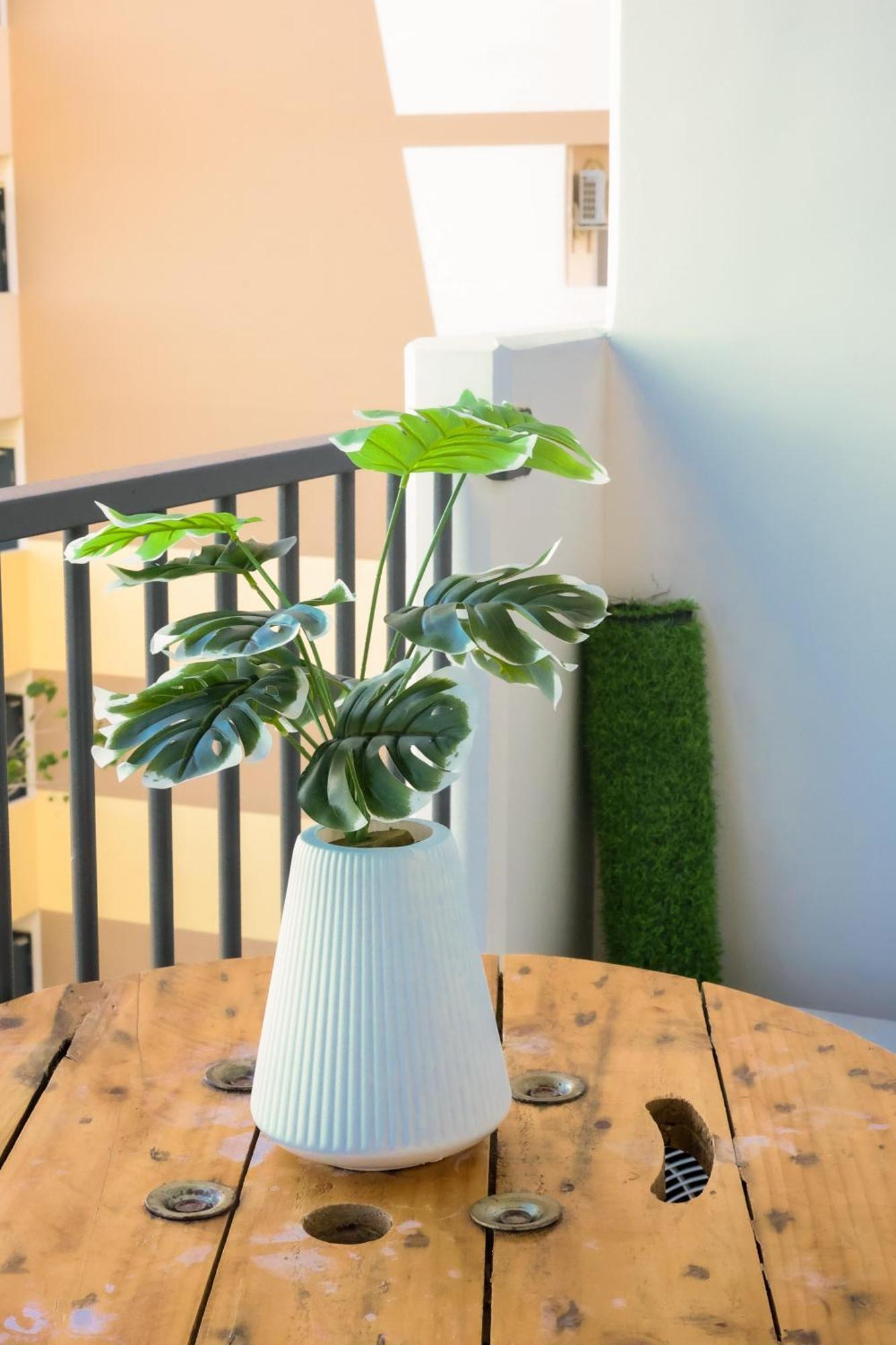 Vale'S Condo Haven Мактан Екстериор снимка